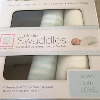 エイデンアンドアネイ(aden+anais)のMuslin Swaddles  水色ストライプ  おまけでホワイト付き(おくるみ/ブランケット)