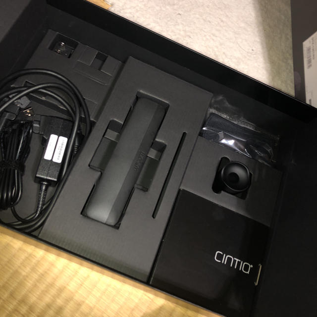 Wacom(ワコム)の大特価Wacom液晶ペンタブレット Cintiq 13HD スマホ/家電/カメラのPC/タブレット(タブレット)の商品写真