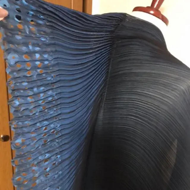 PLEATS PLEASE ISSEY MIYAKE(プリーツプリーズイッセイミヤケ)の pleats  please ショール レディースのファッション小物(マフラー/ショール)の商品写真