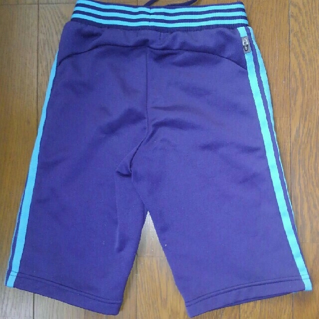 adidas(アディダス)のadidas 130㎝　ハーフパンツ キッズ/ベビー/マタニティのキッズ服男の子用(90cm~)(パンツ/スパッツ)の商品写真