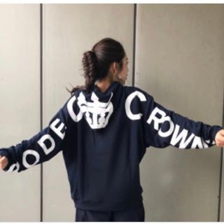 人気完売✩RODEO CROWNS✩RCWB✩バックビックロゴパーカー