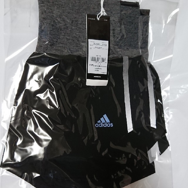 adidas(アディダス)の新品 S adidas running short pants ultra 黒 レディースのパンツ(ショートパンツ)の商品写真