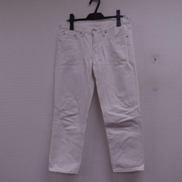 BEAMS(ビームス)の美品☆リーバイスLevi's×BEAMSビームスホワイトクロップドパンツ☆26 レディースのパンツ(デニム/ジーンズ)の商品写真