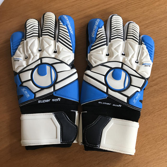 uhlsport(ウールシュポルト)の新品☺︎ウールシュポルト☺︎ スポーツ/アウトドアのサッカー/フットサル(その他)の商品写真