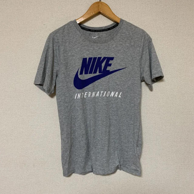 NIKE(ナイキ)のNIKE ナイキ Tシャツ S メンズのトップス(Tシャツ/カットソー(半袖/袖なし))の商品写真