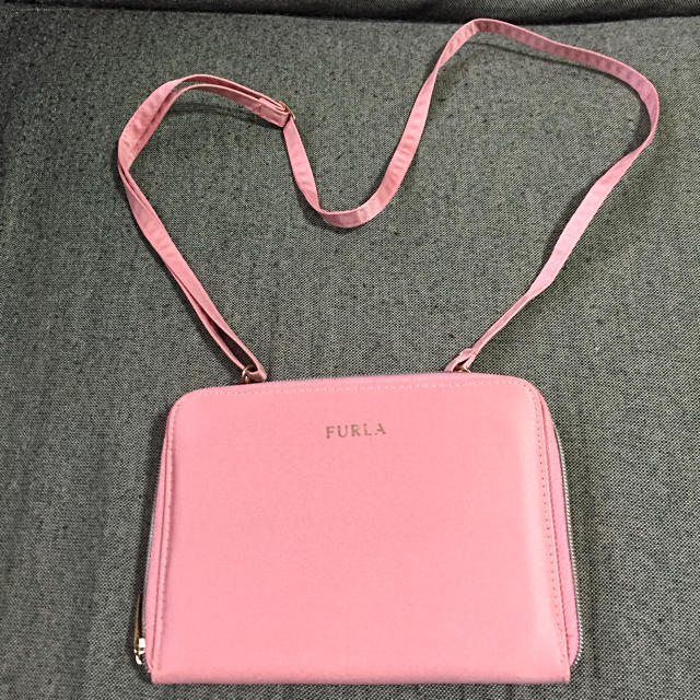 Furla(フルラ)のFURLA お財布ショルダーバック レディースのバッグ(ショルダーバッグ)の商品写真