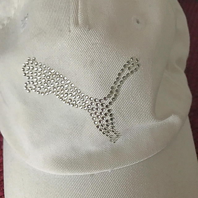 PUMA(プーマ)のプーマ白色キャップ綿素材100%プーママークスパンコール メンズの帽子(キャップ)の商品写真