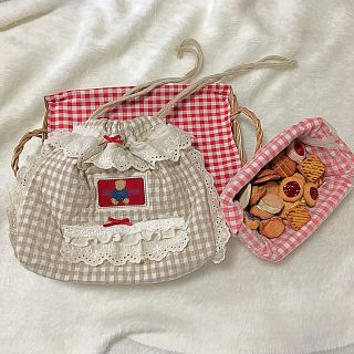 ピンクハウス(PINK HOUSE)のハンドメイド 巾着 レース リボン くま キルトギンガムチェック生地(ポーチ)