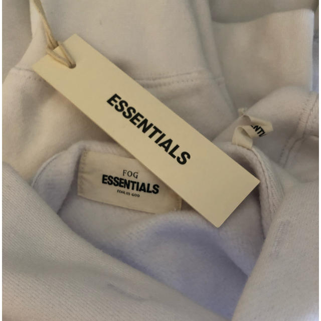 essentials Hooded 1