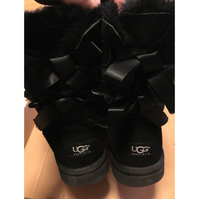 UGG(アグ)のUGG リボン ブーツ レディースの靴/シューズ(ブーツ)の商品写真