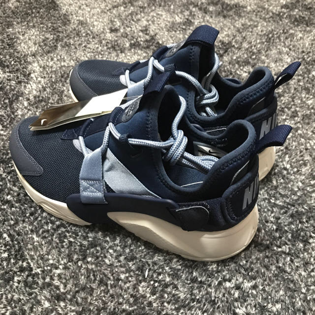 新品 NIKE ハラチ シティー