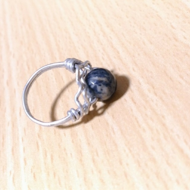 デュモルチェライト　天然石　パワーストーン　ワイヤーリング　指輪 レディースのアクセサリー(リング(指輪))の商品写真
