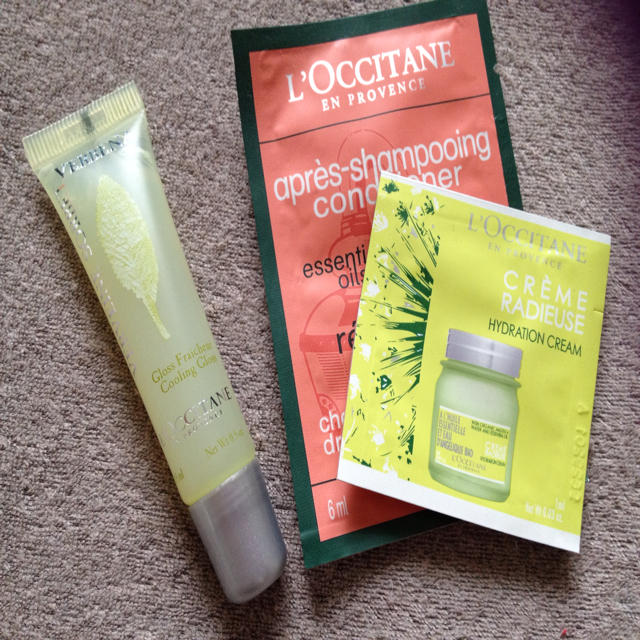 L'OCCITANE(ロクシタン)の新品★ロクシタン★限定ヴァーベナグロス コスメ/美容のベースメイク/化粧品(その他)の商品写真