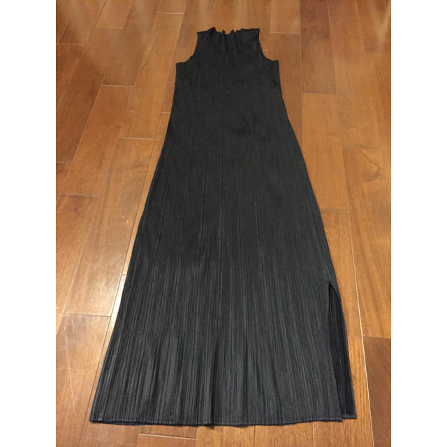 PLEATS PLEASE ISSEY MIYAKE - プリーツプリーズのノースリーブ
