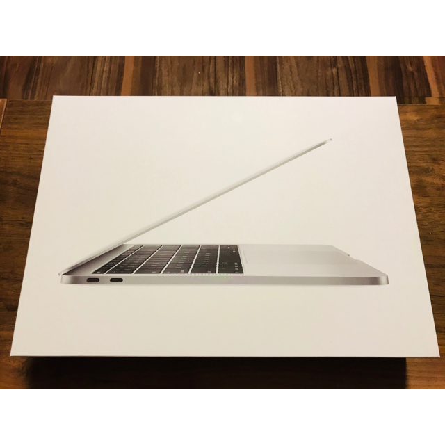 Apple(アップル)の［新品未使用］MacBook Pro 2017 AppleCare保証 スマホ/家電/カメラのPC/タブレット(ノートPC)の商品写真
