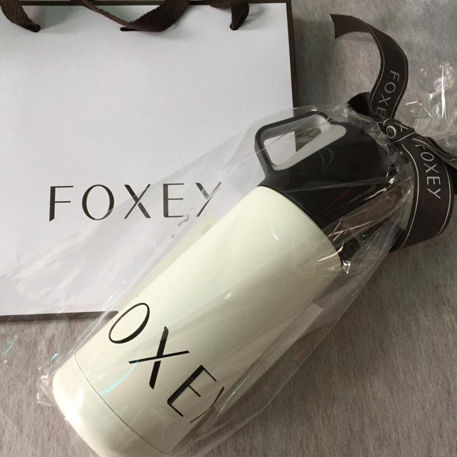 FOXEY(フォクシー)のFOXEY✨   新品未開封✨   サーモスボトル  魔法瓶 レディースのレディース その他(その他)の商品写真