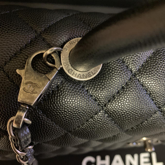 CHANEL(シャネル)のシャネル ココハンドル レディースのバッグ(ハンドバッグ)の商品写真