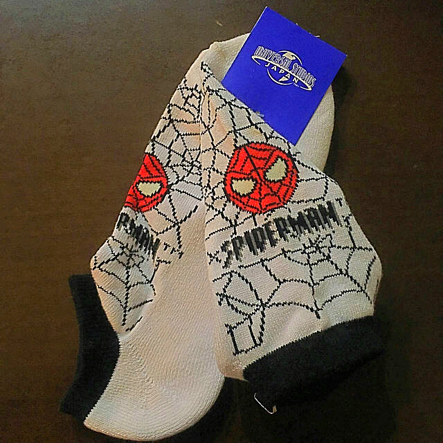USJ(ユニバーサルスタジオジャパン)の未使用 USJ公式ショップ スパイダーマン 靴下 25〜27㎝ メンズのレッグウェア(ソックス)の商品写真