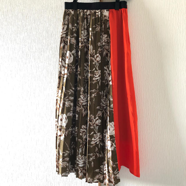 ROSE BUD(ローズバッド)の新品☆ ROSE BUD アシメトリープリーツスカート レディースのスカート(ロングスカート)の商品写真
