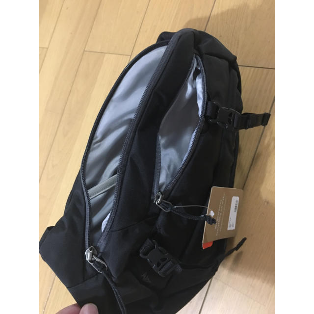 新品 パタゴニア アトム・スリング8L patagonia 2