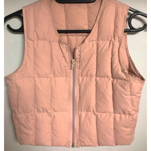 ピンク色  ダウンベスト  レディースのジャケット/アウター(ダウンベスト)の商品写真