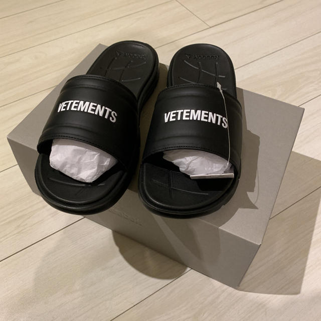 VETEMENTS Reebok サンダル