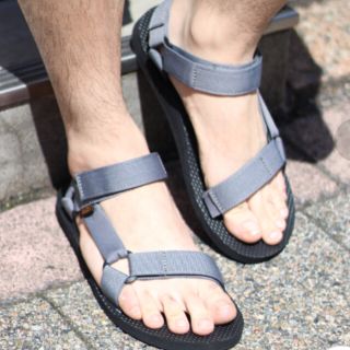 テバ(Teva)のtevaスポーツサンダル  （色味グレー）(サンダル)