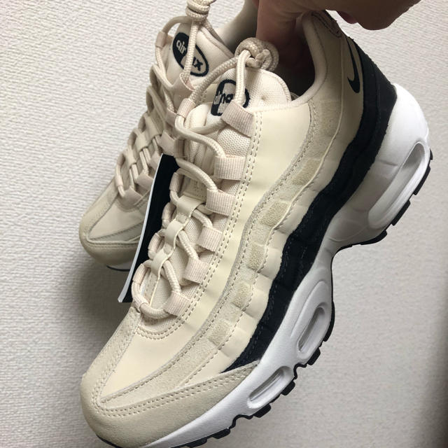 新品 NIKE エアマックス95 PRM クリーム ベージュ 23.5 | フリマアプリ ラクマ