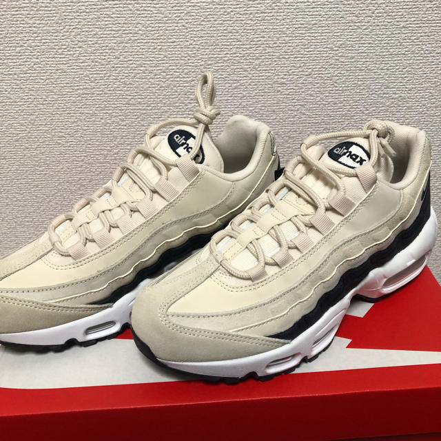 NIKE - 新品 NIKE エアマックス95 PRM クリーム ベージュ 23.5の通販