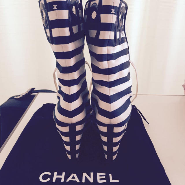 CHANEL(シャネル)の♡CHANEL正規品ブーツ♡ レディースの靴/シューズ(ブーツ)の商品写真