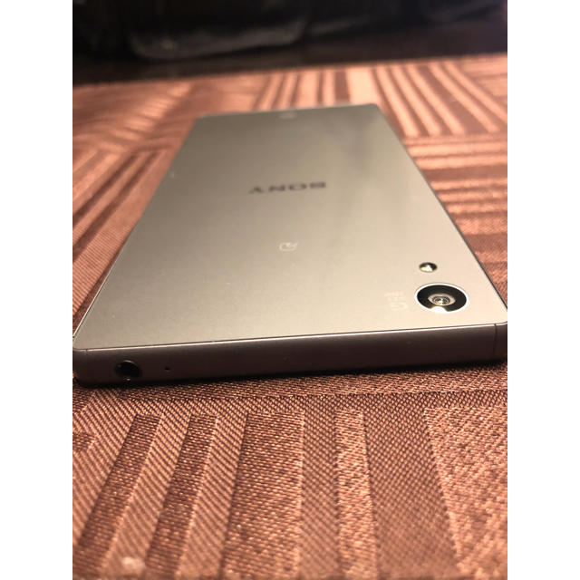 Xperia(エクスペリア)の美品　SONY　Xperia Z5 SOV32 グラファイトブラック スマホ/家電/カメラのスマートフォン/携帯電話(スマートフォン本体)の商品写真