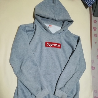 Supreme - supreme風パーカーの通販｜ラクマ