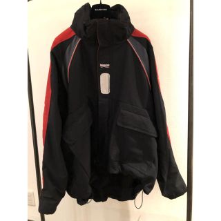 バレンシアガ(Balenciaga)の極美品 BALENCIAGA Cシェイプ ジャケット(マウンテンパーカー)