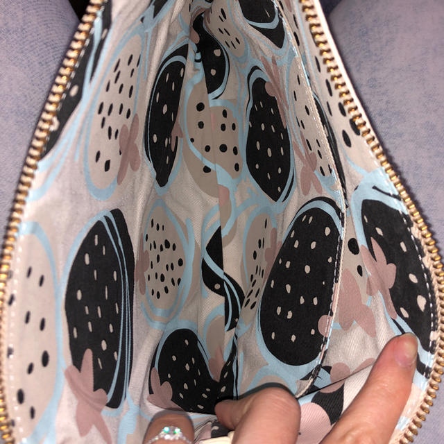 ATAO(アタオ)の【美品】IANNEイリナ☆パンダ レディースのバッグ(ショルダーバッグ)の商品写真