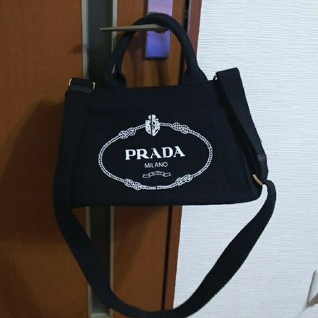 PRADAバッグ