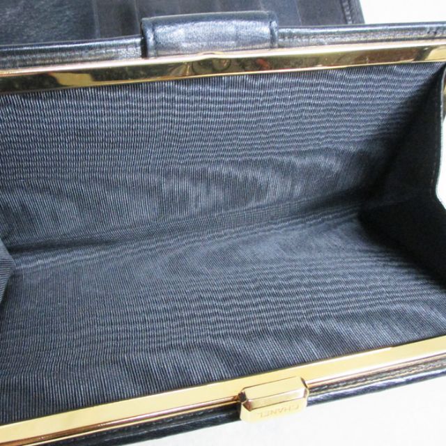 CHANEL - シャネル マトラッセステッチ 二つ折り長財布 レザー CHANEL - シャネル マトラッセステッチ 二つ折り長財布 レザー