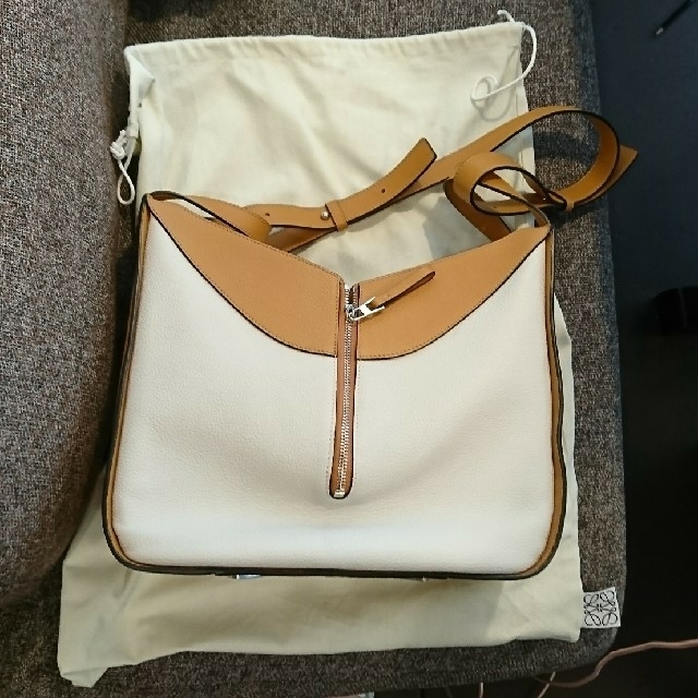LOEWE(ロエベ)のロエベ ハンモック 2018SS 限定 レディースのバッグ(ハンドバッグ)の商品写真