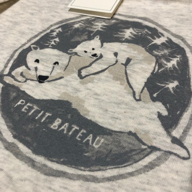 PETIT BATEAU(プチバトー)の新品未使用 プチバトー  18m 白くま長袖Ｔシャツ ロンT キッズ/ベビー/マタニティのベビー服(~85cm)(Ｔシャツ)の商品写真