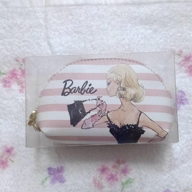 Barbie(バービー)のBABBI　Barbieコラボポーチ レディースのファッション小物(ポーチ)の商品写真