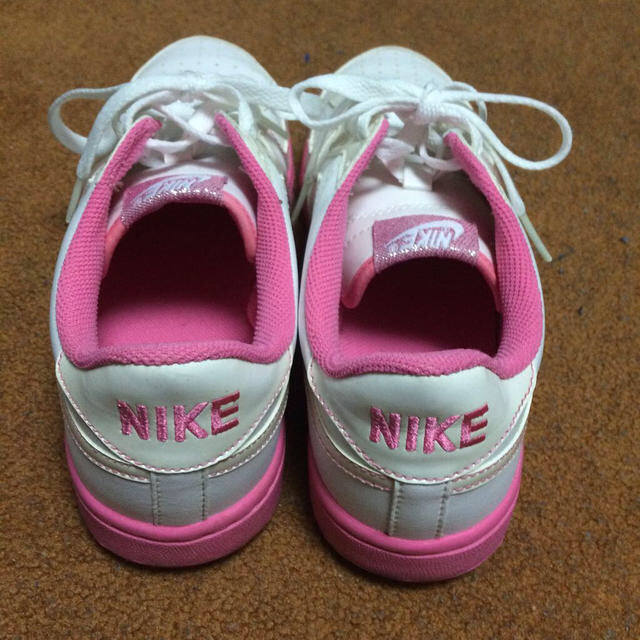 Nike 新品同様 ナイキ 可愛いスニーカーの通販 By ゆきの ゚ ナイキならラクマ Nike 新品同様 ナイキ 可愛いスニーカーの通販 By ゆきの ゚ ナイキならラクマ