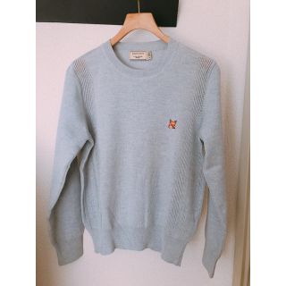 メゾンキツネ(MAISON KITSUNE')の【まみむめも様専用】MAISON KITSUNE' ワンポイントニット(ニット/セーター)