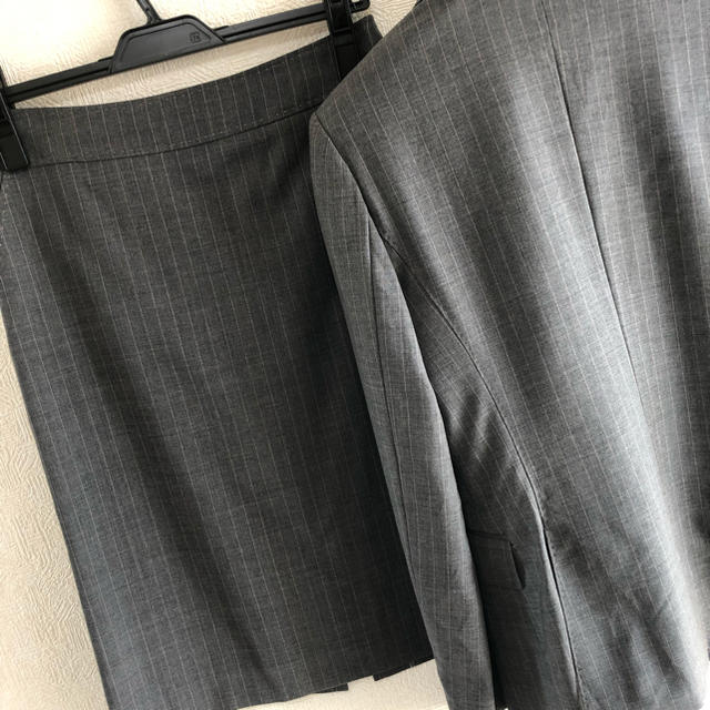 UNTITLED(アンタイトル)の🌟値下げ美品ロペ上質ウールスーツ レディースのフォーマル/ドレス(スーツ)の商品写真