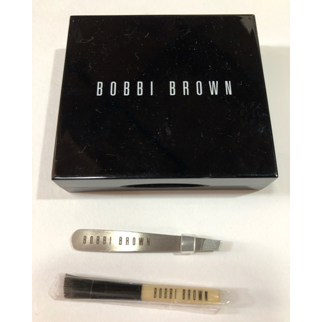 BOBBI BROWN(ボビイブラウン)のBOBBI BROWNアイブローキット コスメ/美容のベースメイク/化粧品(パウダーアイブロウ)の商品写真