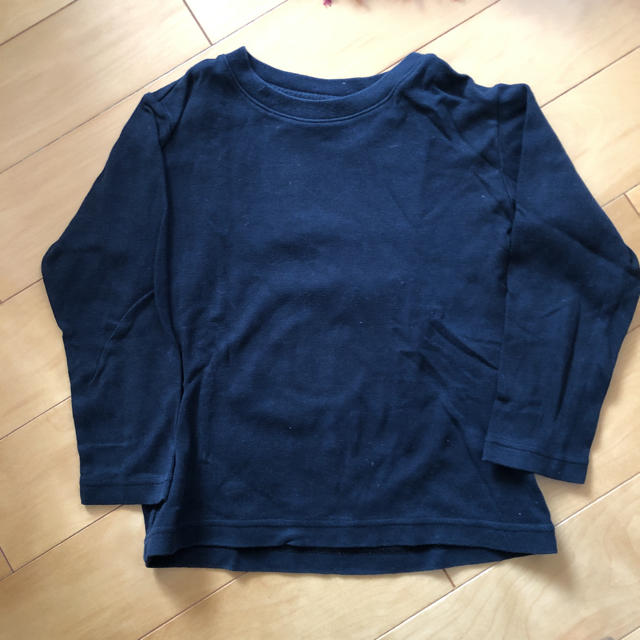 UNIQLO(ユニクロ)の黒  ロンT UNIQLO キッズ/ベビー/マタニティのキッズ服男の子用(90cm~)(Tシャツ/カットソー)の商品写真