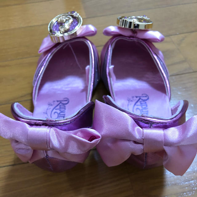 Disney(ディズニー)の17センチ ラプンツェルの靴 、水着、ドレスセット。 キッズ/ベビー/マタニティのキッズ靴/シューズ(15cm~)(その他)の商品写真