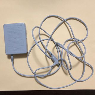 ニンテンドー3DS(ニンテンドー3DS)の任天堂 3DS 2DS 充電器 ACアダプター(携帯用ゲーム機本体)
