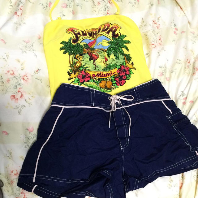 ビキニ、タンクトップ、パンツのセット レディースの水着/浴衣(水着)の商品写真