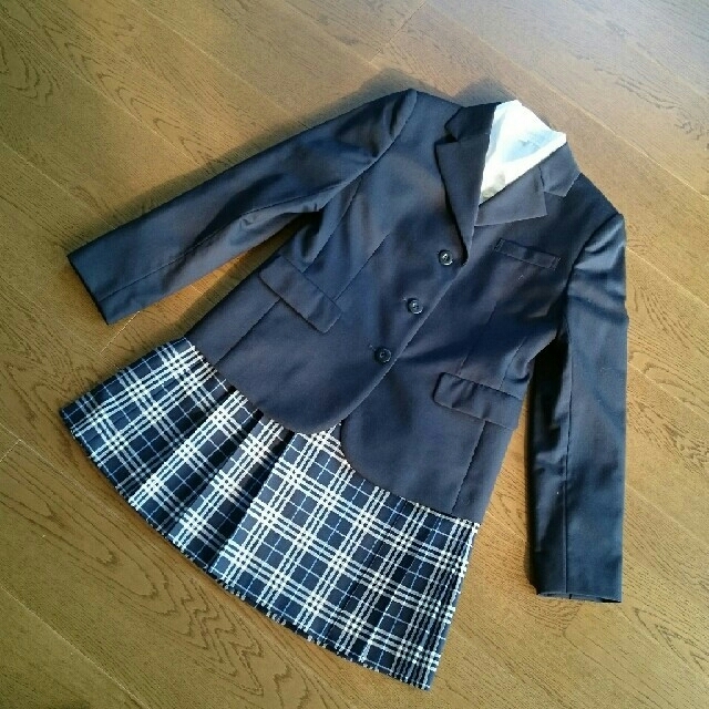 BURBERRY(バーバリー)の★MAY★様 専用 バーバリー 150 ３点セット 難あり キッズ/ベビー/マタニティのキッズ服女の子用(90cm~)(ドレス/フォーマル)の商品写真