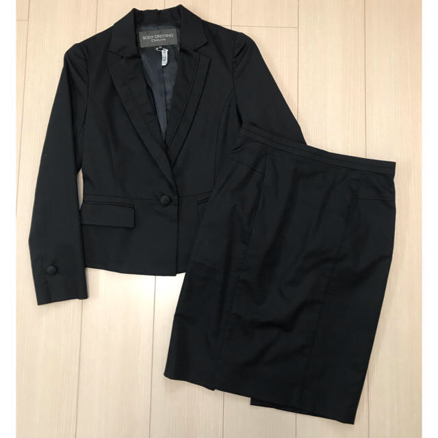 BODY DRESSING Deluxe スーツ 黒色+トープ色 計2セットのサムネイル