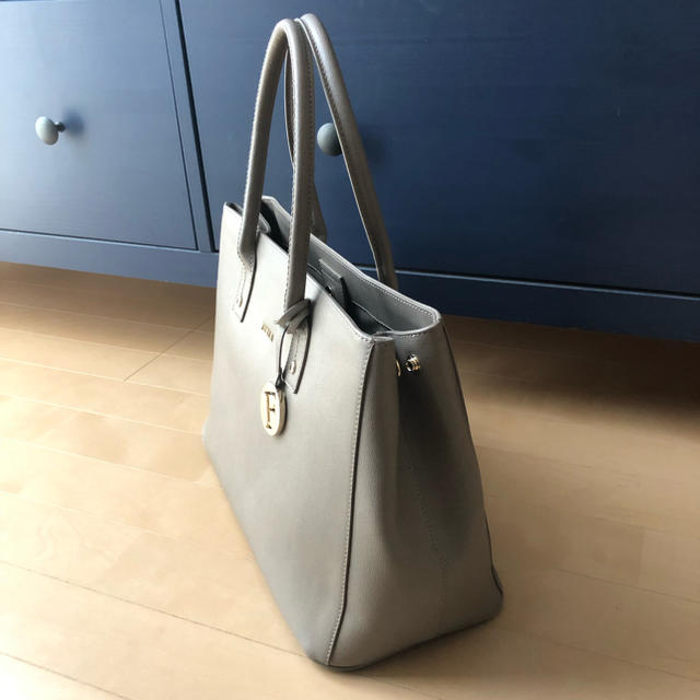 Furla(フルラ)の極美品⭐️イタリアブランド、FURLA／フルラ LINDA リンダ トートバック レディースのバッグ(トートバッグ)の商品写真